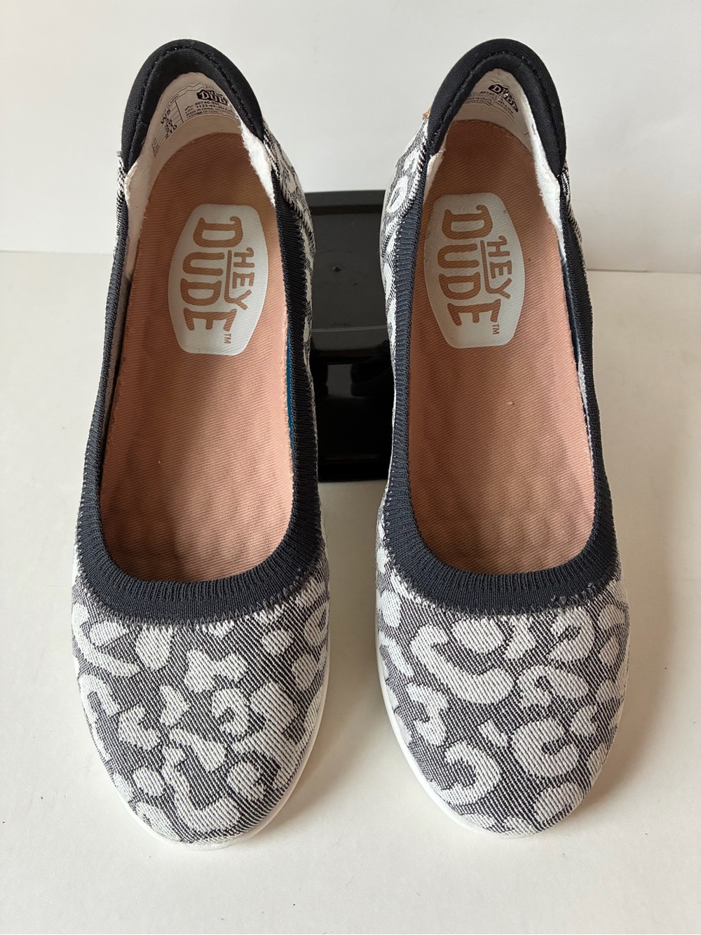 Hey Dude Savannah Slip Classic Leopard W5 or Girls 3.5 Gray Flats